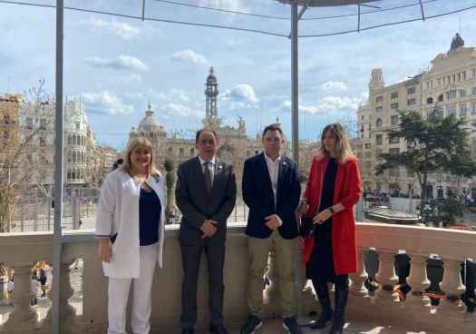 Diputación felicita a la Casa de Soria en Valencia por su premio nacional