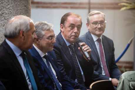 Serrano en la FEMP: "si en Soria seguimos perdiendo habitantes, se cierra el telón"