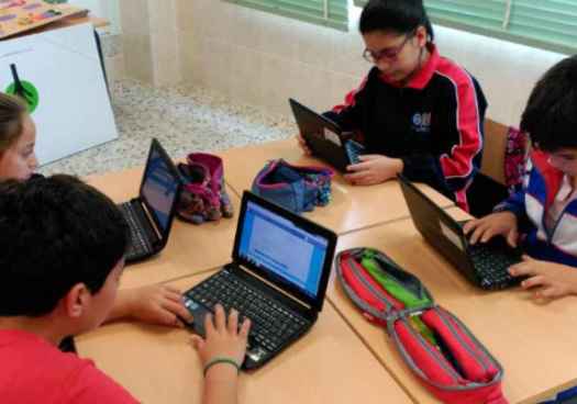 La Junta convoca ayudas para compra de portátiles y tabletas con finalidad educativa 