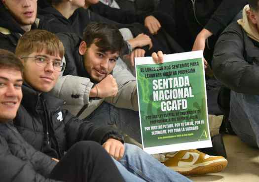Sentada pacífica de estudiantes del CAFyD en Campus de Soria