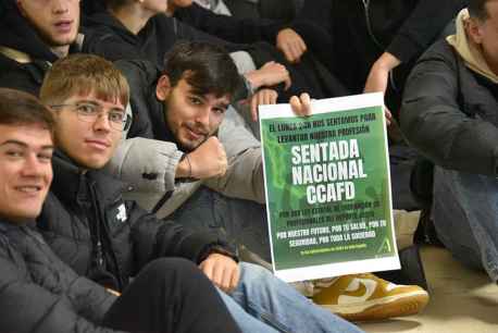 Sentada pacífica de estudiantes del CAFyD en Campus de Soria