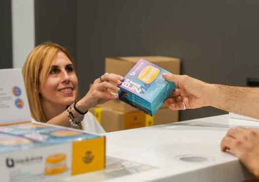 Correos comercializa balizas V16 autorizadas por DGT y que serán obligatorias en enero de 2026