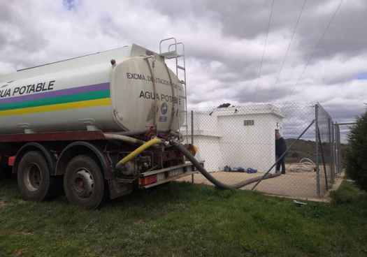 Diputación ha repartido 3 millones de litros de agua potable, la mitad que el año pasado