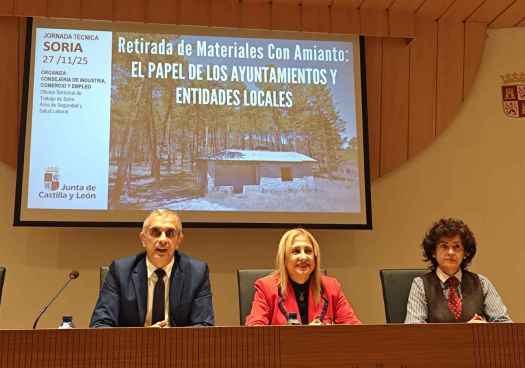 La Junta asesora y apoya a ayuntamientos en retirada segura de amianto 