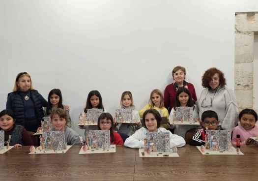 La Asociación belenista organiza taller de belenes recortables en El Burgo de Osma