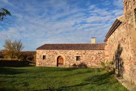 Ermita de la Virgen de los Remedios, en Noviercas, en el estrecho de Araviana