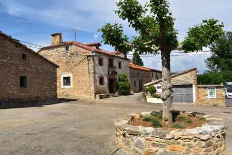 Nafría la Llana, en torno a una iglesia del románico rural soriano
