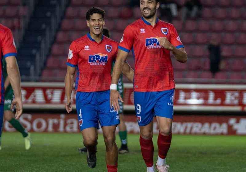 El Numancia remonta en tres minutos al Langreo (3-1)