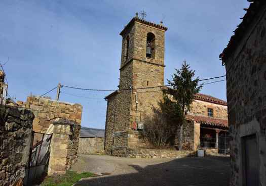 Segoviela,  casas de piedra en la comarca de Almarza