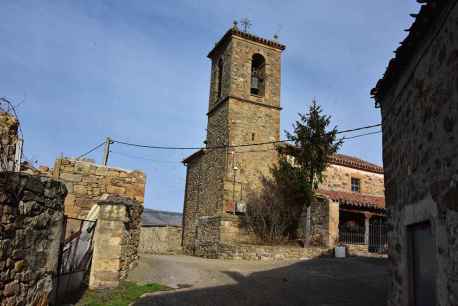 Segoviela,  casas de piedra en la comarca de Almarza