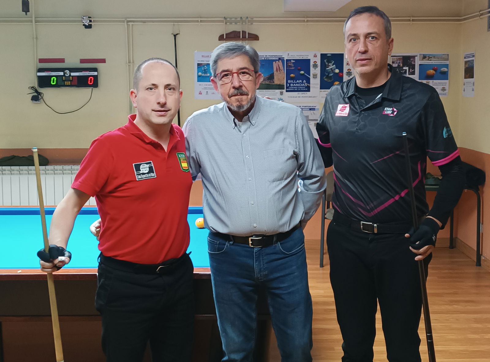 Carlos Cortés sigue a la cabeza del circuito regional de Billar A Tres Bandas