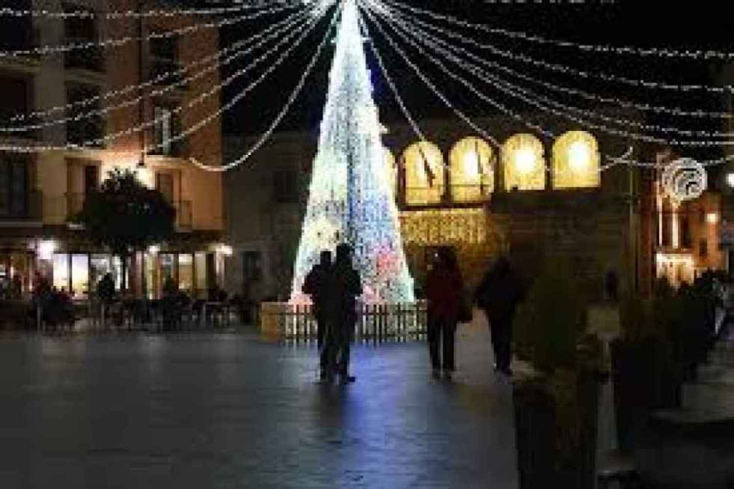 Los niños protagonizan encendido navideño en Ágreda