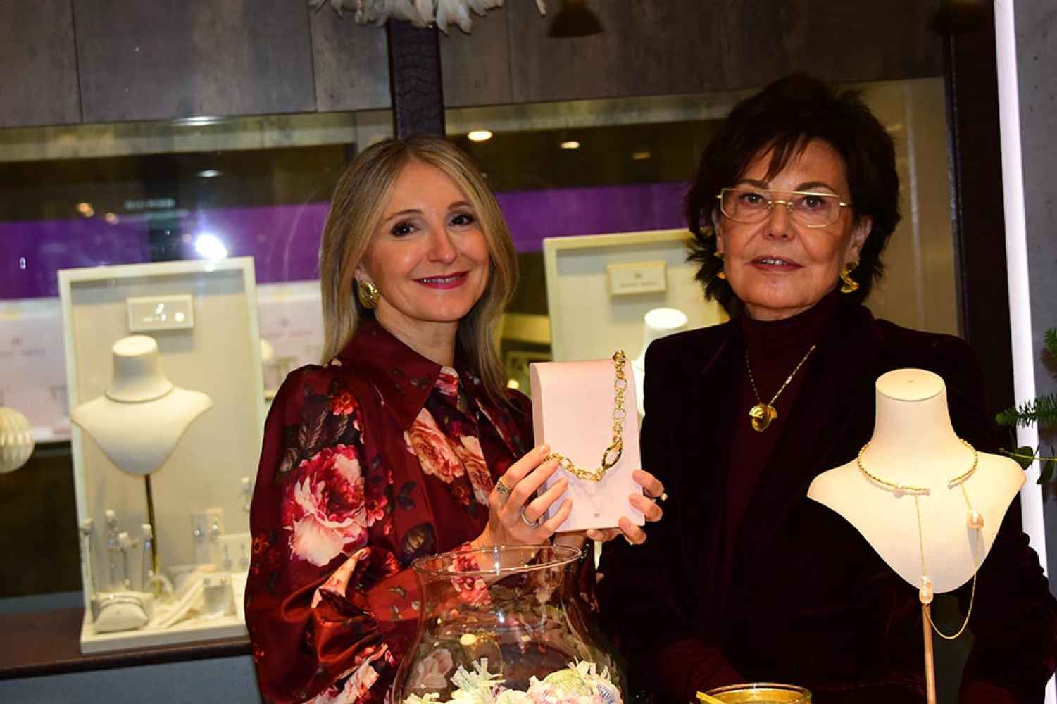 Joyería Monreal celebra "Gran Fiesta de Navidad" con nueva colección de Marina García