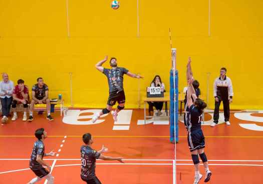 El Sporting no acusa rotaciones y supera por 3-1 al Universidad de Burgos 