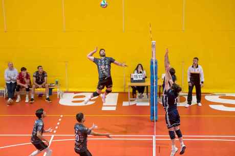 El Sporting no acusa rotaciones y supera por 3-1 al Universidad de Burgos 