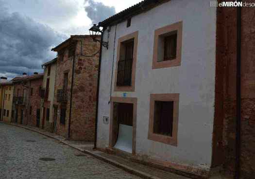 Dos traslados por inhalación de humo en incendio de vivienda en Retortillo de Soria