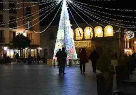 Los niños protagonizan encendido navideño en Ágreda