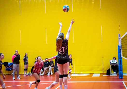 El Sporting femenino gana en Ávila antes de recibir al líder Maristas