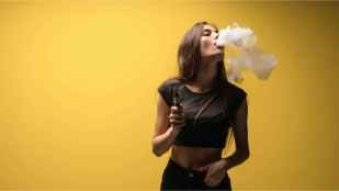 ¿Los jóvenes fuman menos o solo varían la forma en que lo hacen?