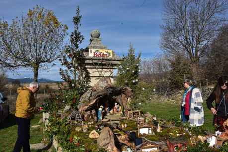 Lumbreras monta su Belén en la fuente