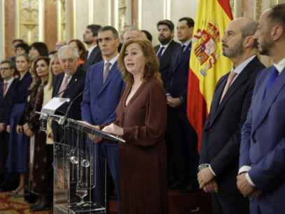 La presidenta del Congreso defiende adecuar Constitución a "diversidad" territorial de España