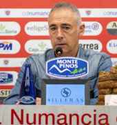 Ángel Rodríguez pide alejar excesos de confianza ante el filial del Deportivo