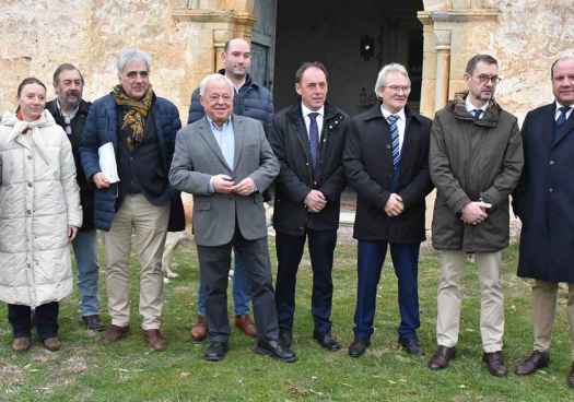 Santonja avala recuperación de la ermita de la Monjía, en Fuentetoba