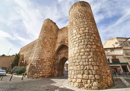 Nueva inyección para continuar con la restauración de la muralla de Almazán