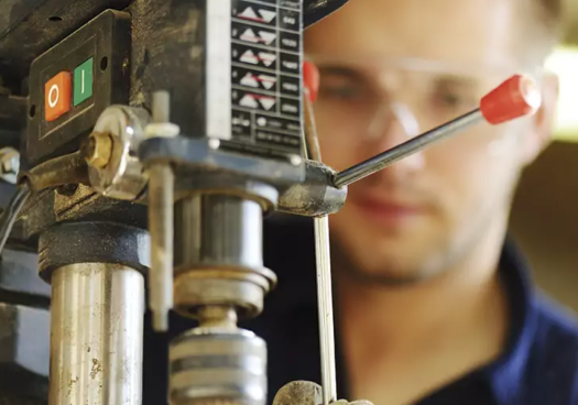 Máximo histórico de titulados de FP de Grado Medio y Superior en curso 2023-24