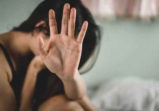 Casi el 13 por ciento de mujeres españolas aseguran haber sufrido violencia física y/o sexual