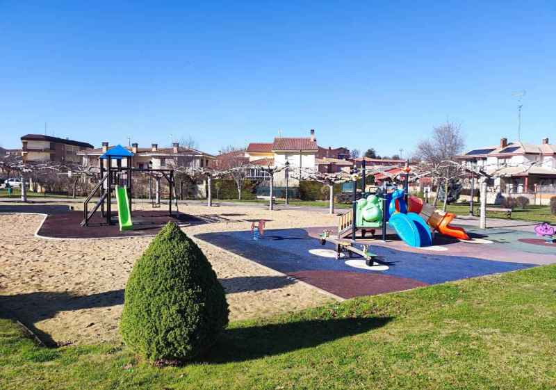 El Burgo proyecta un macroparque infantil en la urbanización La Serna