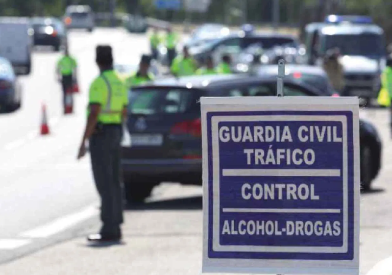 La DGT realiza campaña para prevenir consumo de alcohol y drogas al volante