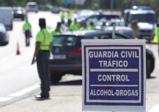 La DGT realiza campaña para prevenir consumo de alcohol y drogas al volante