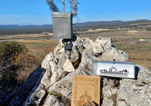 La Asociación de Amigos de Villaciervitos también sube el Belén