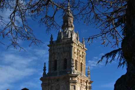 En torno a la torre barroca de la catedral de El Burgo de Osma