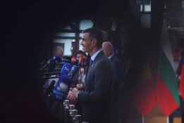 Un teatro obsceno de evasión y adoctrinamiento