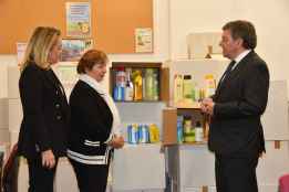 Una tonelada de productos básicos de higiene para personas más vulnerables en África Occidental