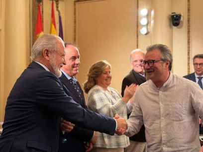 Diputación homenajea a trabajadores que se jubilan en 2025