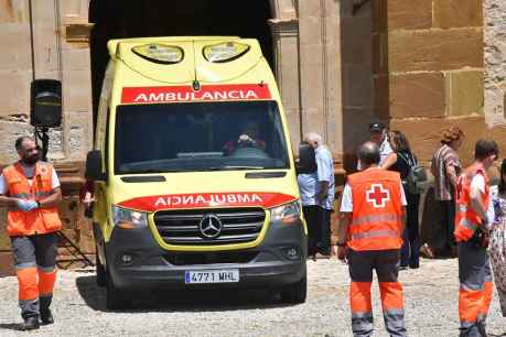 Reforzado servicio de transporte sanitario terrestre con 14 ambulancias más y bases de helicópteros