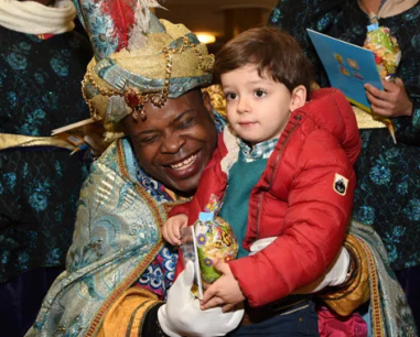 La Asociación de Vecinos  “El Calaverón” celebra la magia de la Navidad y los Reyes