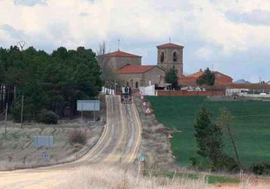 Conductor herido tras salirse de calzada con vehículo en Soria