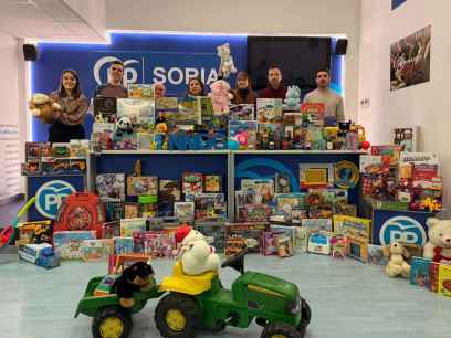 NN.GG. recoge 300 juguetes con su campaña solidaria para repartir a niños en Reyes