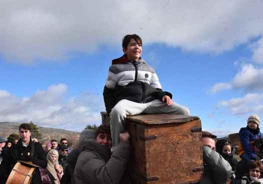 Almarza y San Andrés de Soria trasladan el arca que les une y les impulsa