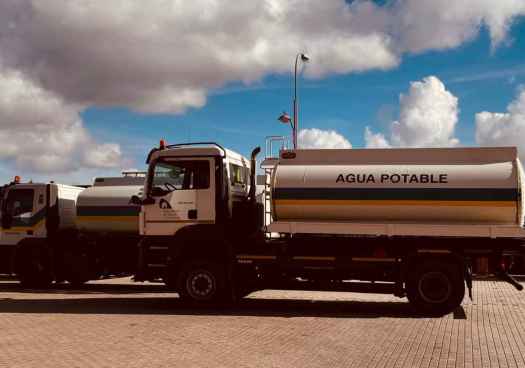 Los camiones cisterna de Diputación reparten en 2025 la mitad de agua que en 2024