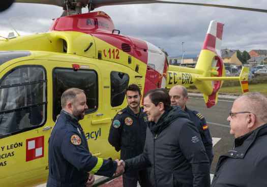 Mañueco presenta los nuevos helicópteros de emergencias sanitarias 