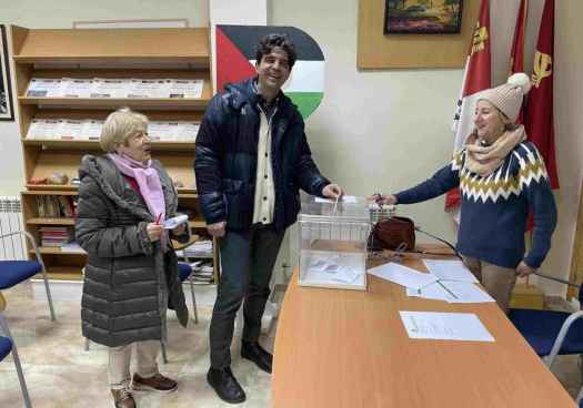 Las bases de Izquierda Unida apoyan ir en coalición con Sumar y Equo a elecciones autonómicas