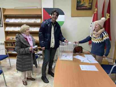 Las bases de Izquierda Unida apoyan ir en coalición con Sumar y Equo a elecciones autonómicas