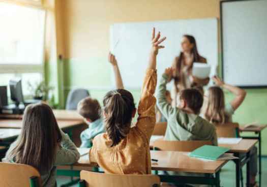 STEs-i apunta en encuesta problemas que sufren maestros y profesores en España