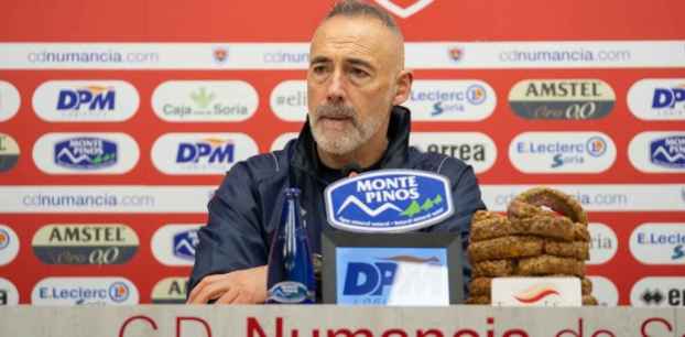 El entrenador del Numancia pide apoyo a la afición para ganar al Bergantiños