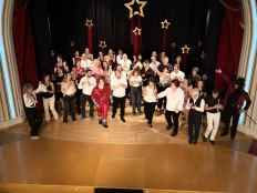 San Leonardo vibra con el espectáculo de Dani y 